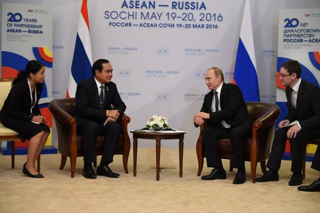 タイ首相とロシアのプーチン大統領との会談の通訳を担当