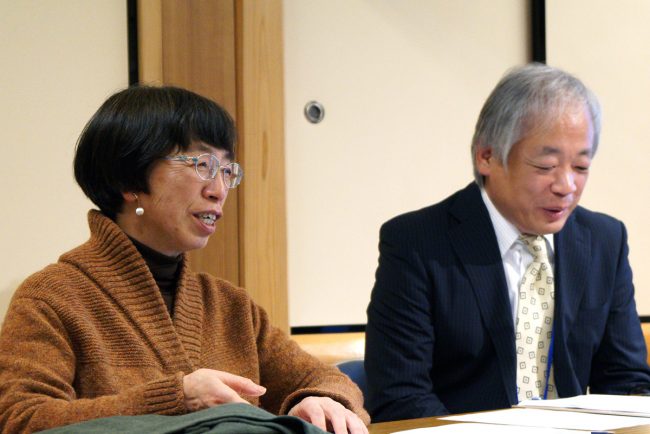 トークイベントに登壇した高橋美加子さん（左）とシャンティ南相馬事務所長の古賀（右）