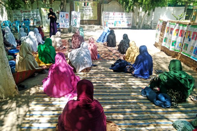 アフガニスタン：女性センターで行われた新型コロナウイルスの感染予防啓発の様子