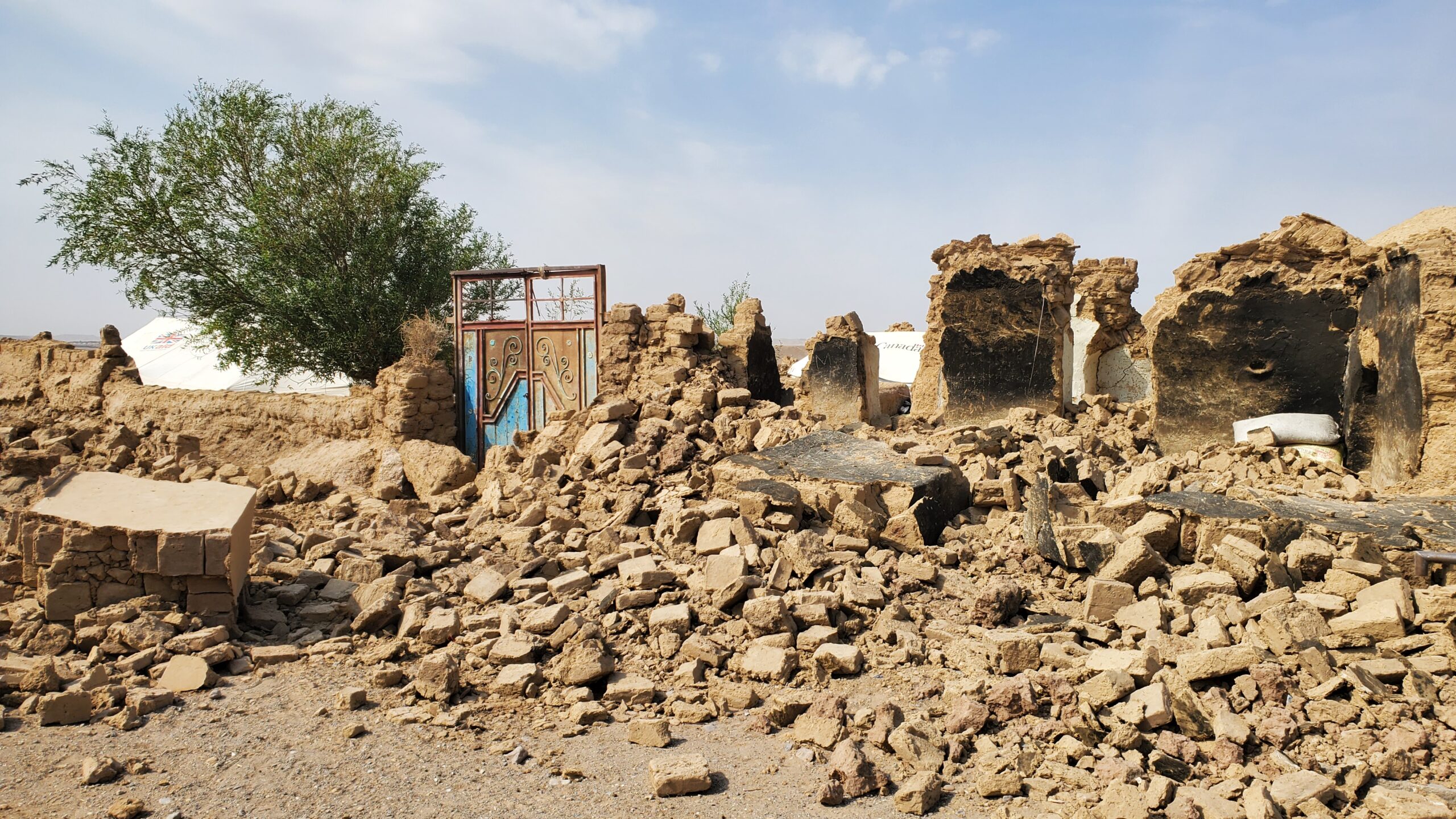2023年10月の大地震によりほぼ全壊した家屋（ヘラート県）